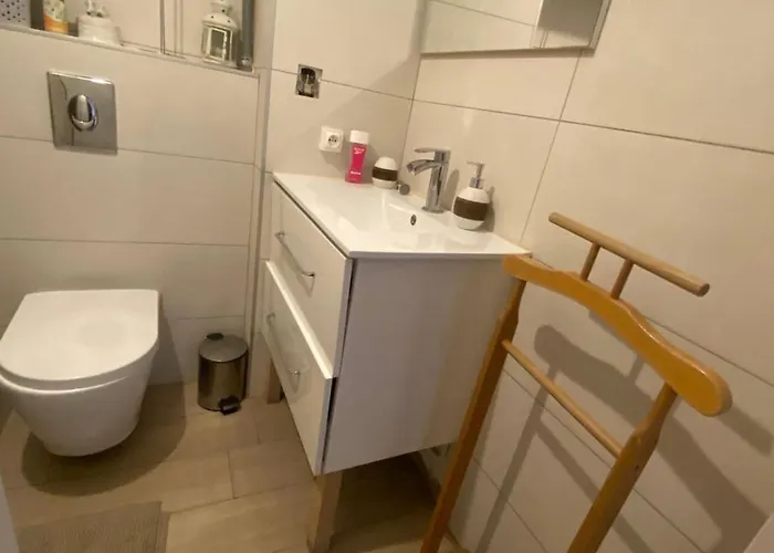 Un Date Love Au Bord De La Piscine شقة كانيه